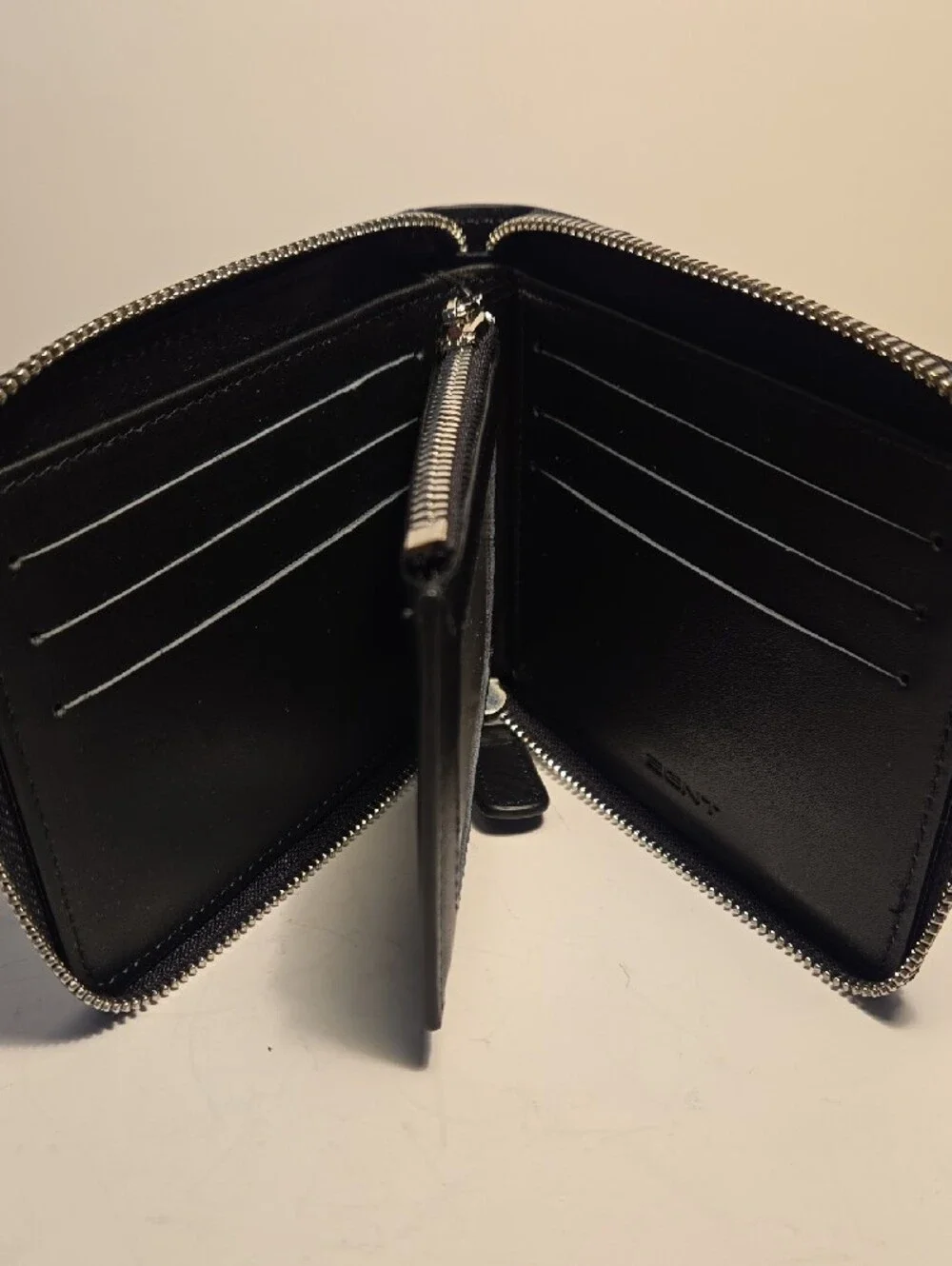 Black Carbon-Texture Money Clip Wallet